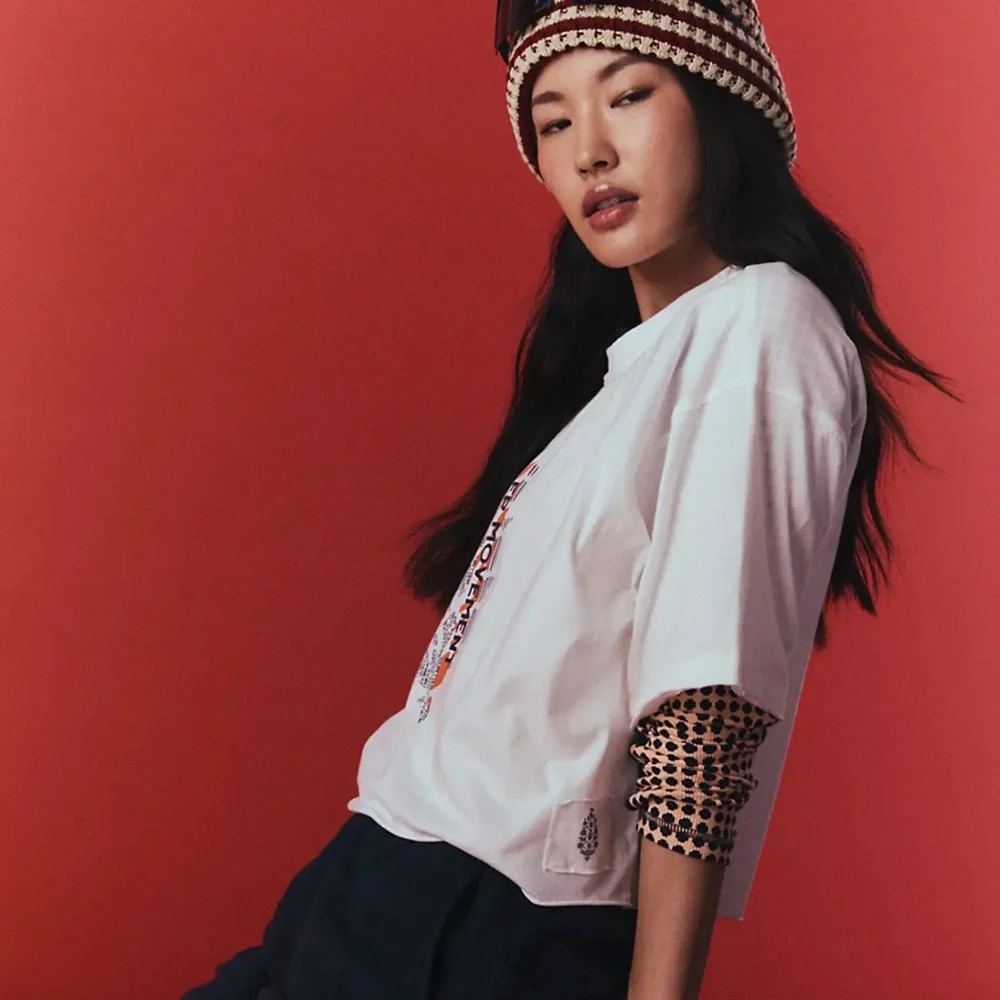 NEW💟 FP Movement Women's Inspire Logo T-Shirt Inspire Buti Logo Tee white combo - Picture 5 of 8